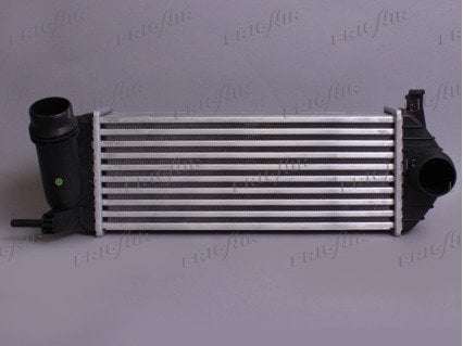 Renault Kangoo İntercooler 2008 model sonrası manuel araçlarda uyumludur. Orjinal no: 14496-1489R